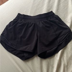 Lululemon Hotty hot shorts 2.5 inch